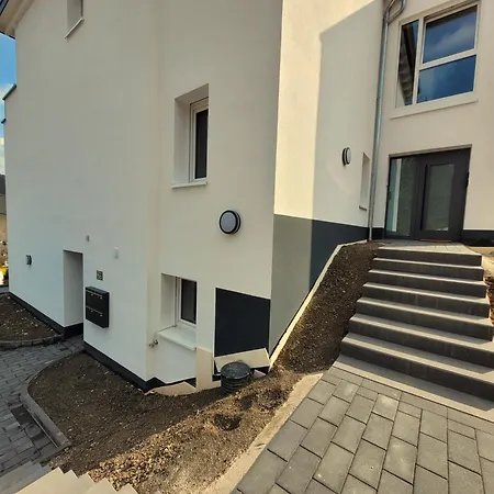 Zohe Apartment *
