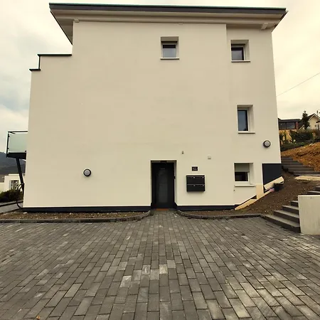 Zohe Apartment