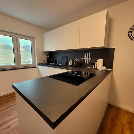Zohe Apartment *